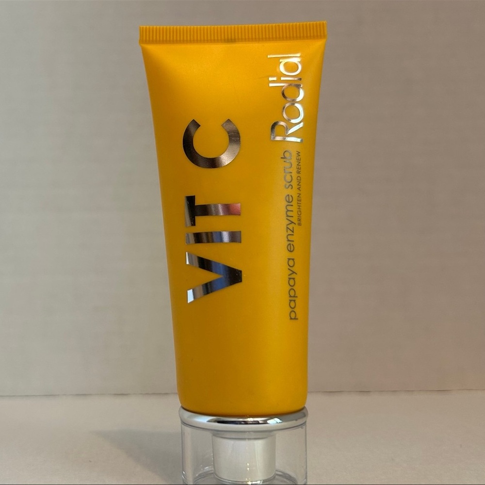 Rodial Vitamin C Papaya Enzyme Scrub Brighten & Renew 70 ml/2.36 oz New Sealed